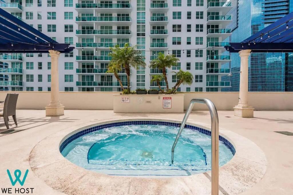 We Host - Amazing Condo Brickell With Ocean-Pool View マイアミ エクステリア 写真